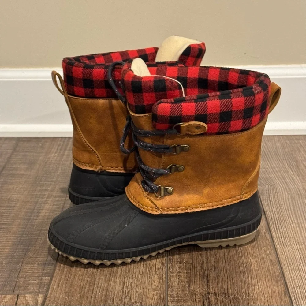 Gap Kids Buffalo Check Plaid Duck Boots 3M Thinsulate Boys Size 3/4